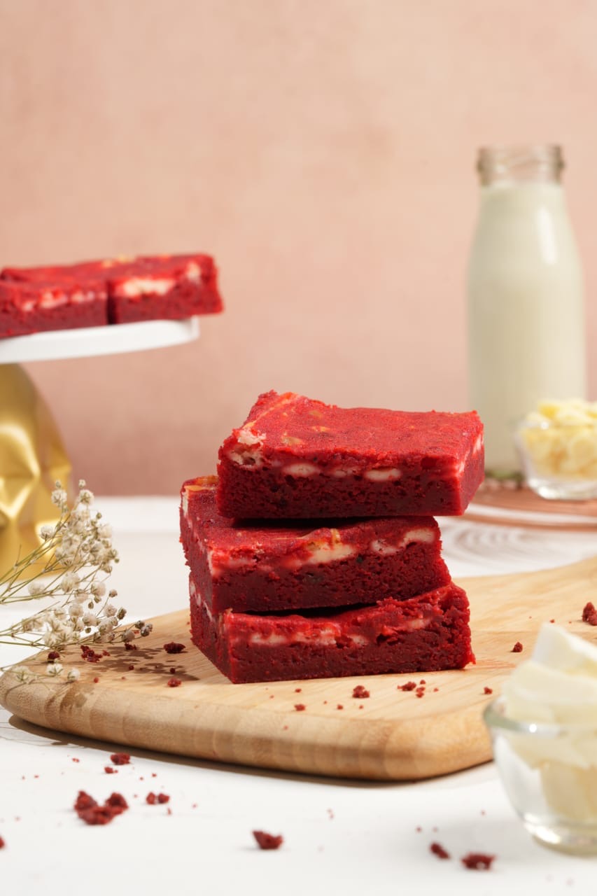 Red Velvet Cream Cheese Brownie